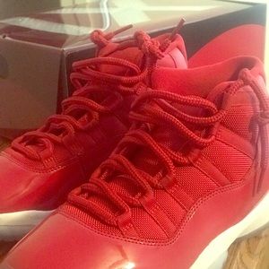 Air Jordan 11 Retro (RED)